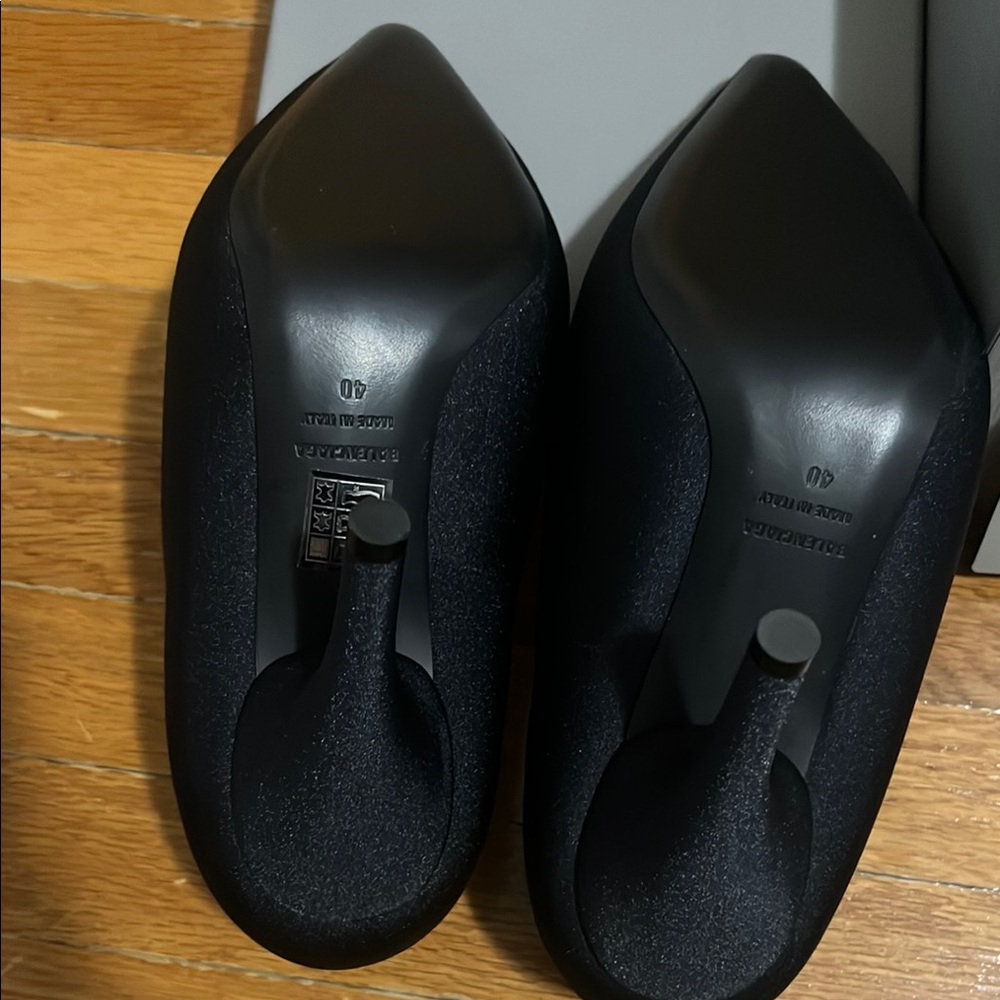 Balenciaga Black Heels- Brand New with Box (Never been used) - Picture 4 of 7